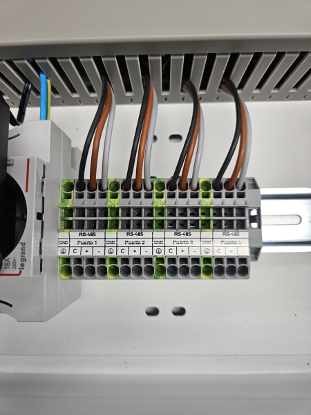 Archivo:Bornero kibox4 v2024 LQ.png